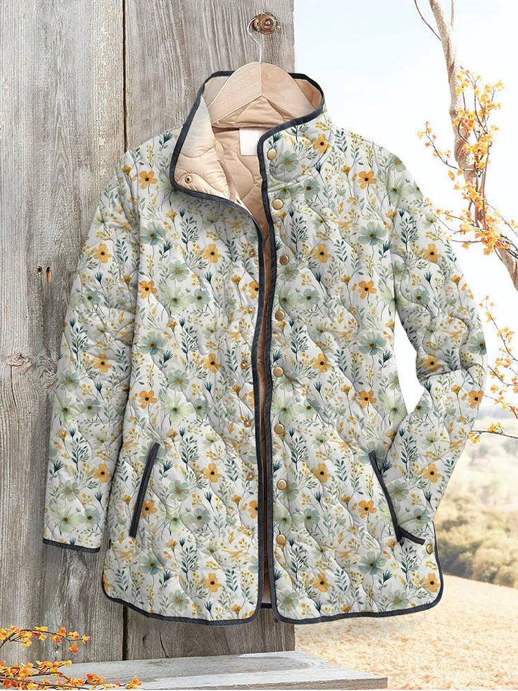Charming floral pattern on a casual, quilted jacket for women